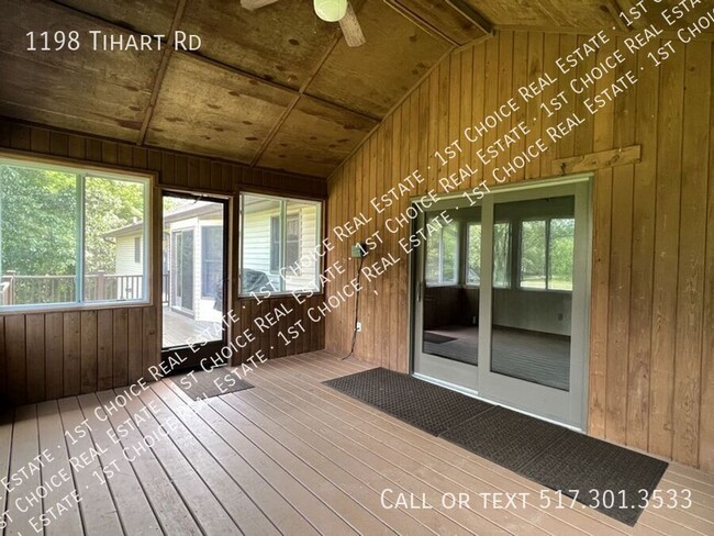 Building Photo - 4-BDR 3-BTH + Office + Bonus Room - 3.64 A...