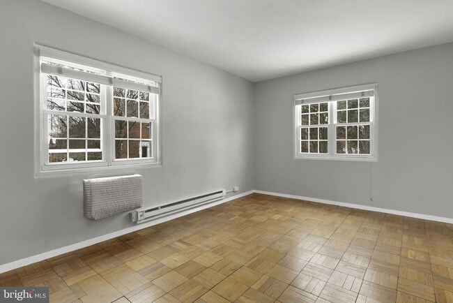 Building Photo - 1400 Martha Custis Dr