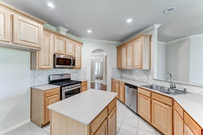 Building Photo - 10103 Cottonwood Canyon Dr