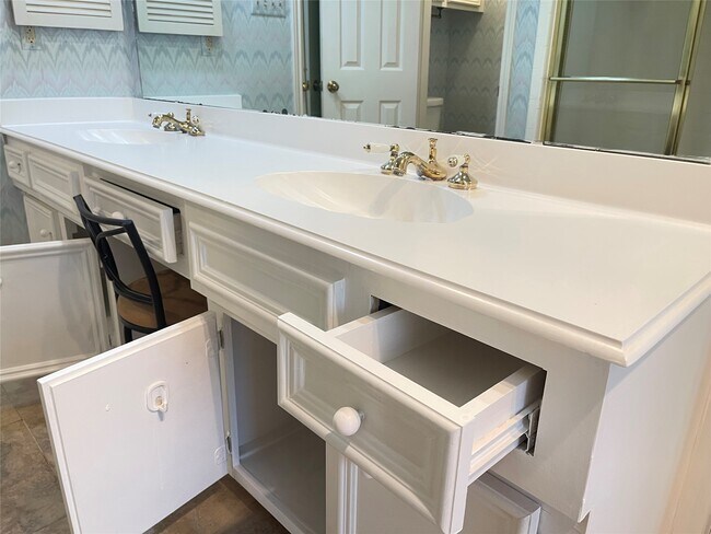 Building Photo - 3647 Marywood Dr