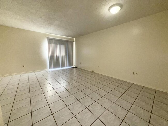 Building Photo - 1625 42nd St