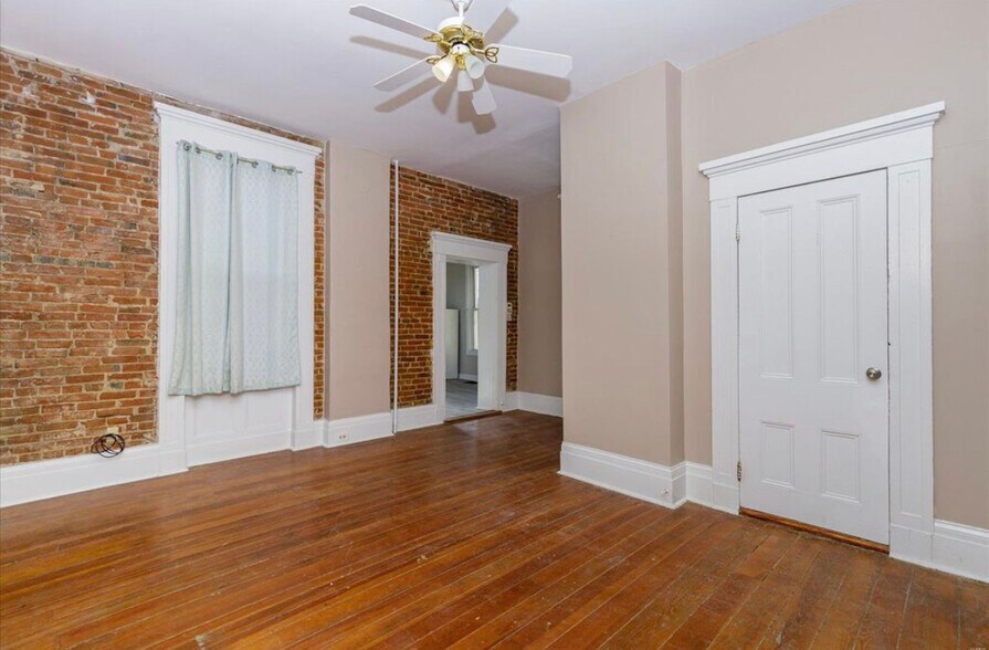 Building Photo - 2811 Indiana Ave