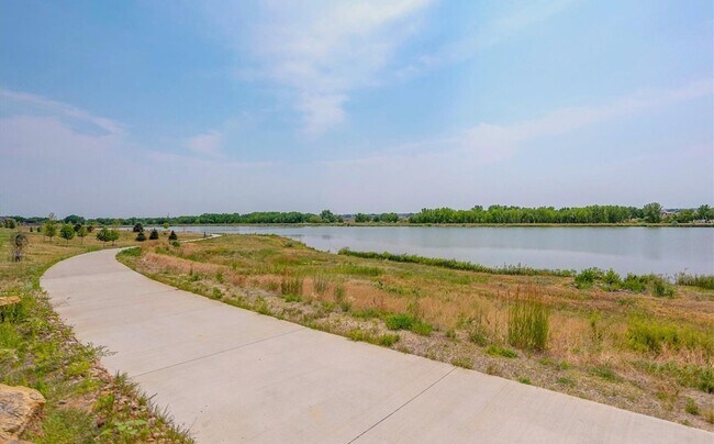 Building Photo - 12746 River Rock Wy