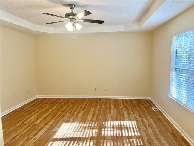 Building Photo - 4594 Meadows Rd SW