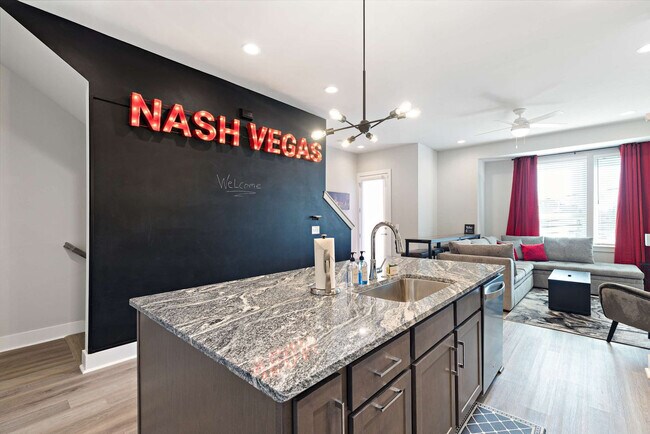 Building Photo - 2135 24th Ave N