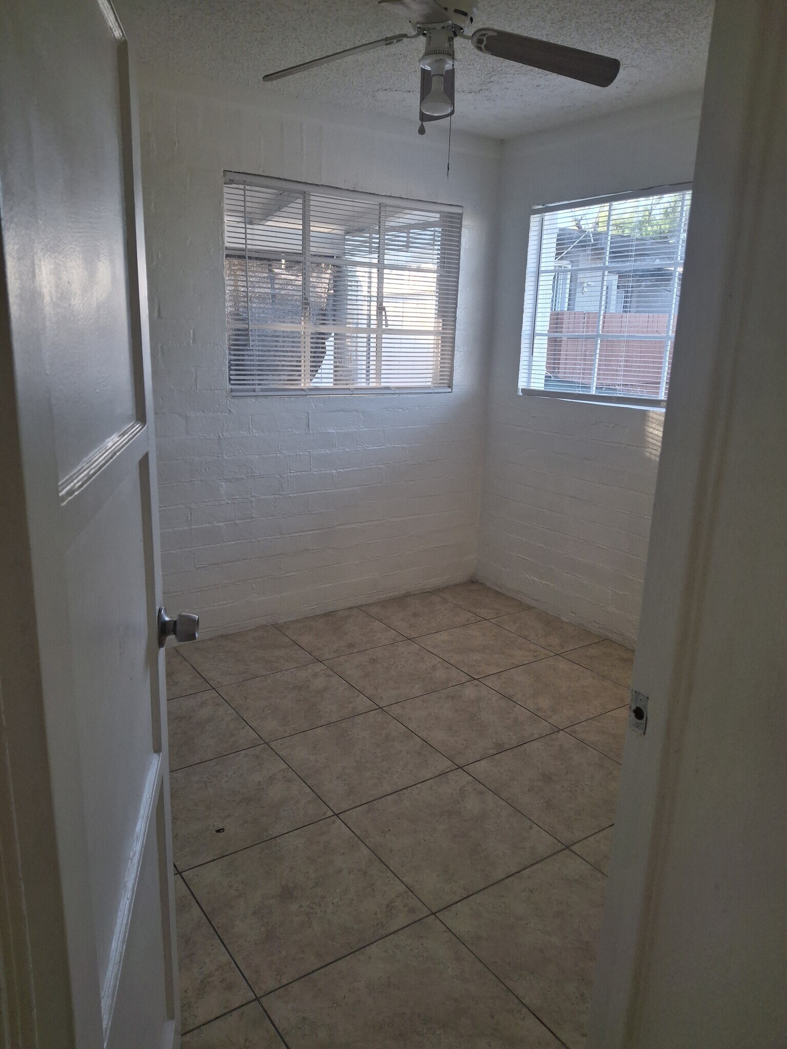 Building Photo - 415 N 13th St