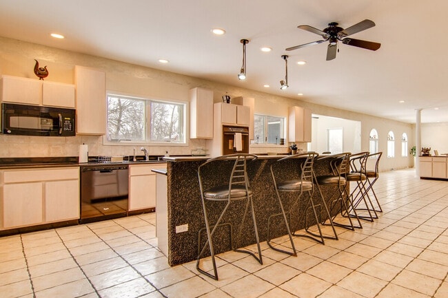 Building Photo - 30W777 Shoe Factory Rd