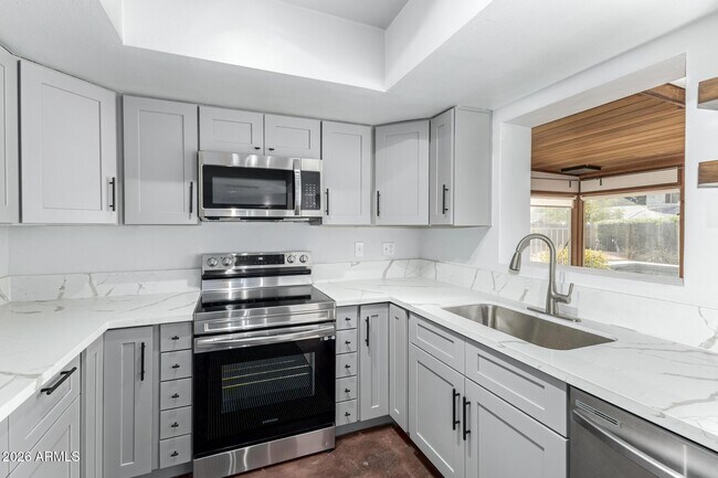 Building Photo - 4618 S Calle Los Cerros Dr