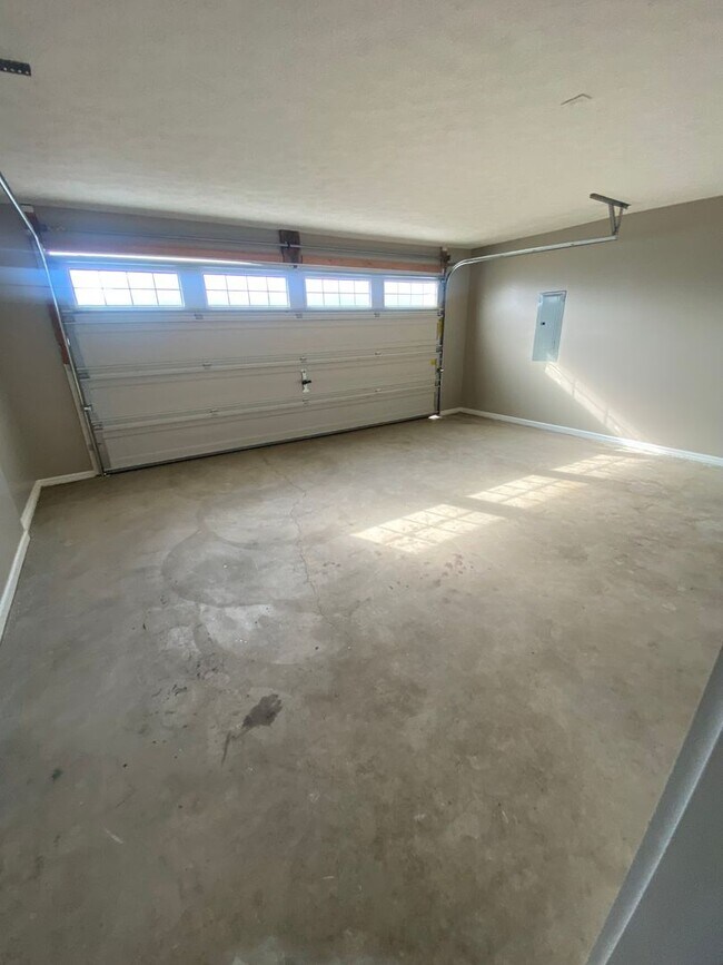 Building Photo - Now Leasing - 3 bedroom 2 bath White Pine, TN