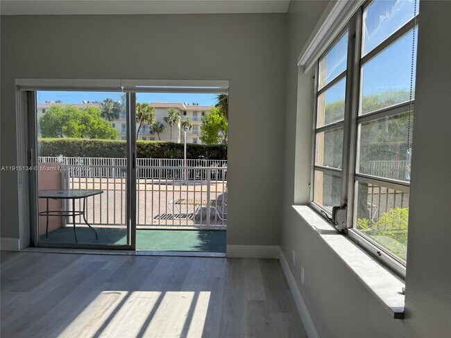 Building Photo - 2200 E Hallandale Beach Blvd