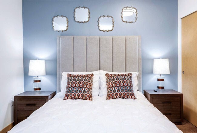 Building Photo - 1801 S McClellan St