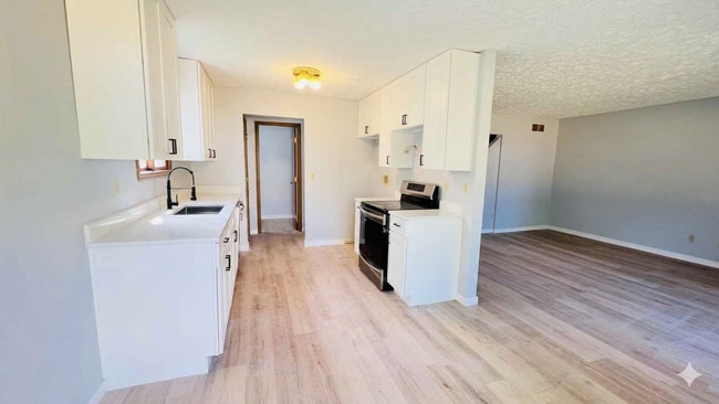 Building Photo - 431 S Village Ct