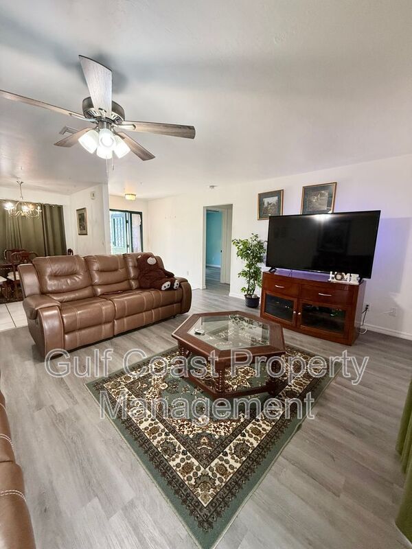 Building Photo - 2612 7th St W