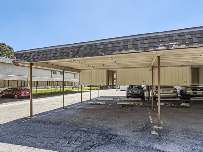 Building Photo - 3 Bedroom 2 Bathroom Condo in Lakewood!