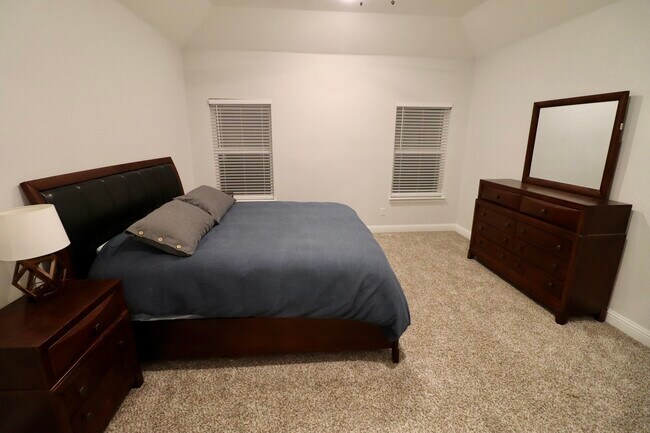 Building Photo - 2009 Toronto St