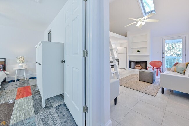 Building Photo - 1146 Oakdale Rd NE