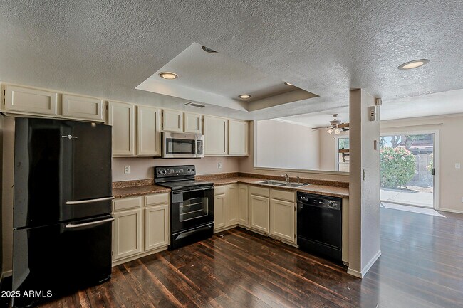 Building Photo - 1024 N Arvada