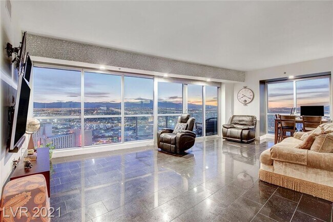Living Room - 2700 Las Vegas Blvd S