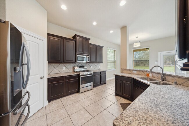 Building Photo - 28510 Lazy Rock Dr