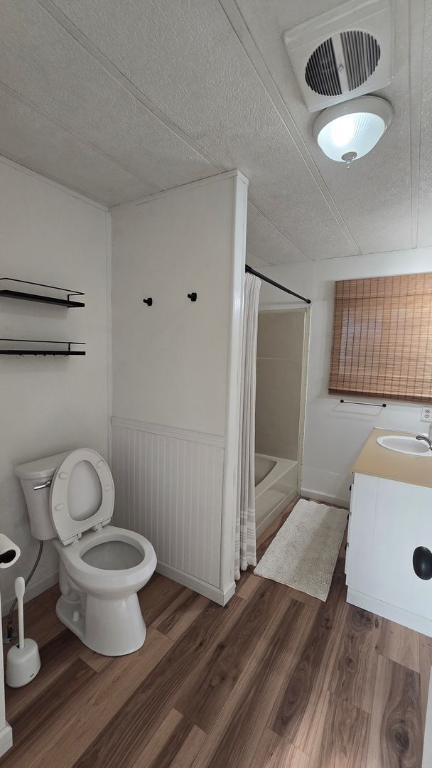 Building Photo - Welcome to this 3-bedroom, 2-bathroom home...
