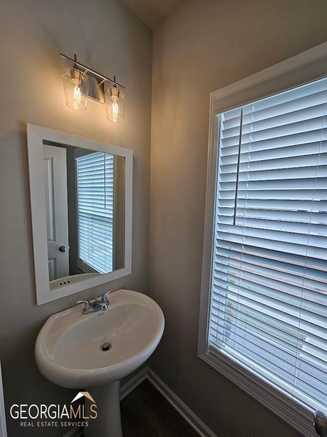 Building Photo - 6 Iron Dr