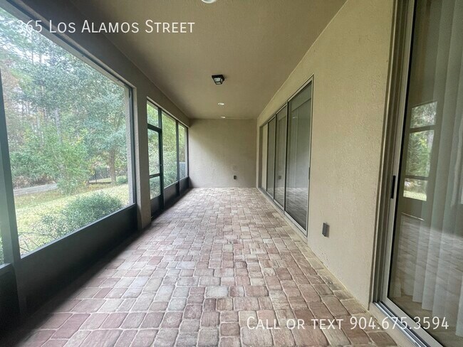 Building Photo - 365 Los Alamos St