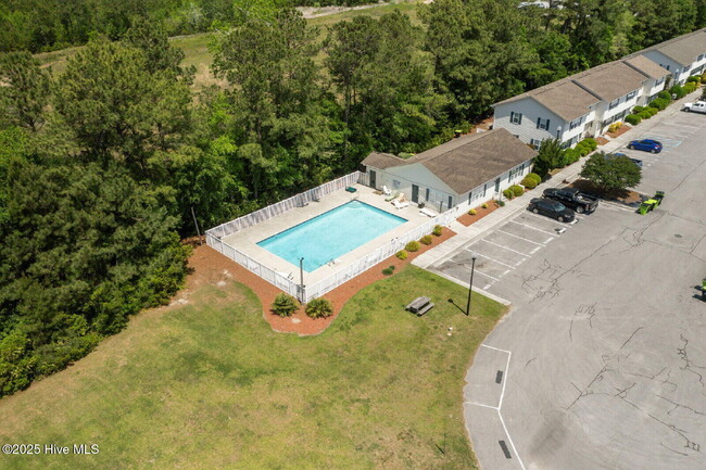 Building Photo - 51 Pirates Cove Dr