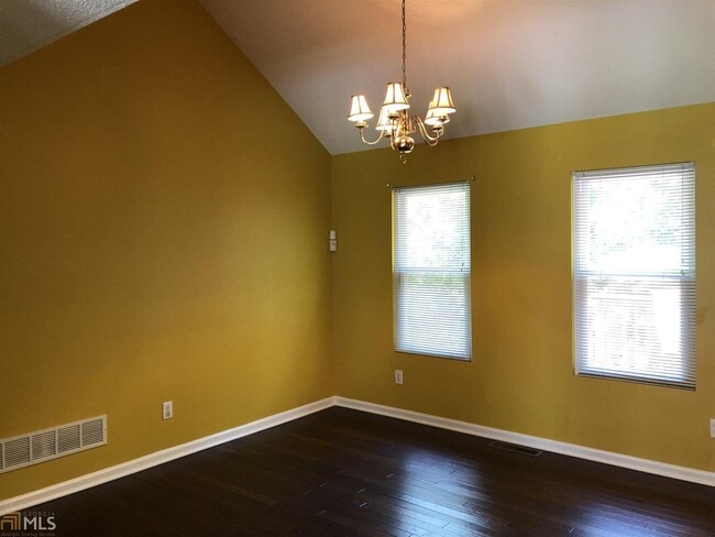 Building Photo - 5955 Graywood Cir SE