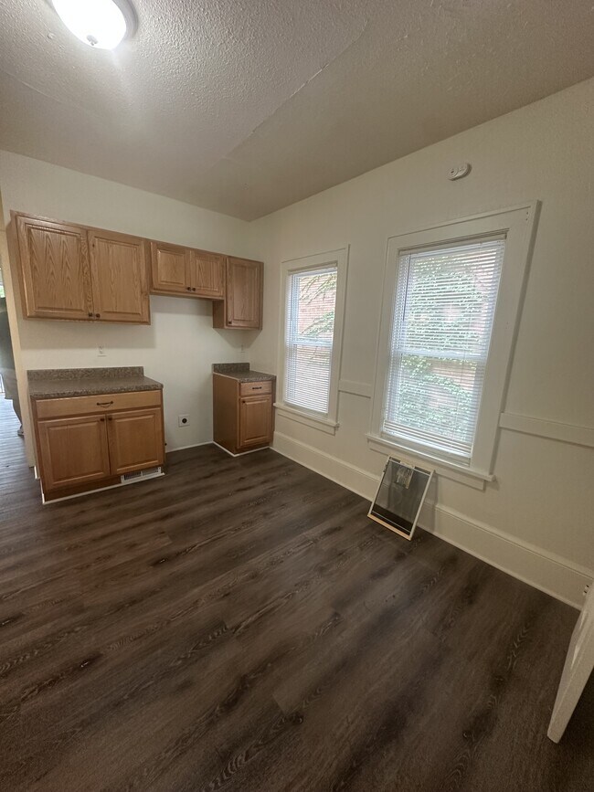 Building Photo - 3221 N 38th St
