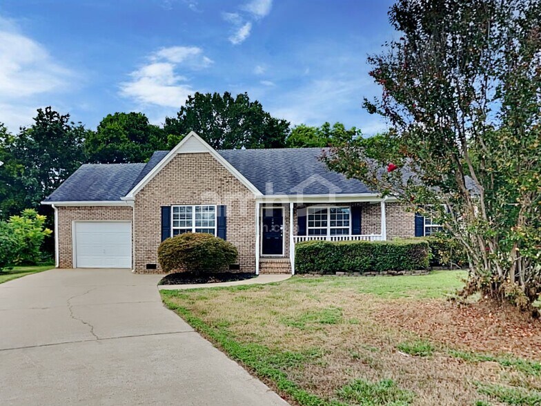 Primary Photo - 2908 Checkers Ct