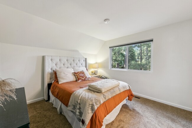 Building Photo - 1517 Plumas Cir