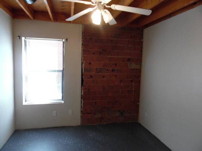 Building Photo - 1401 Avenue J