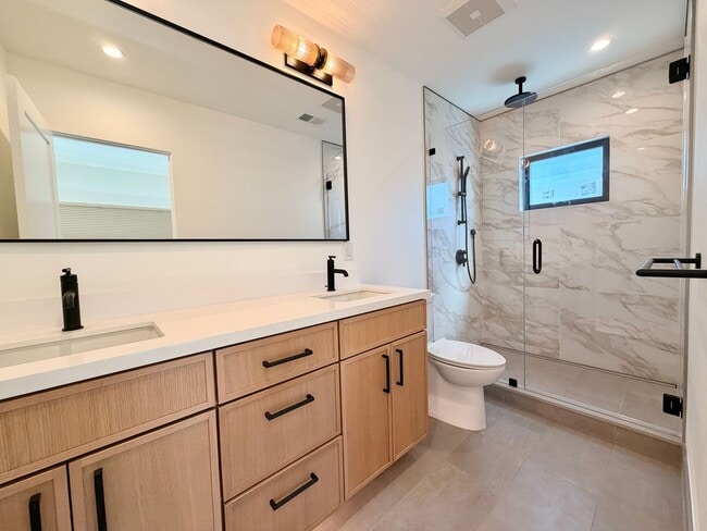 Building Photo - Never-Lived-In Luxury: 1,408 Sq Ft Detached Single-Family Home with Private Office — Downtown Sun...