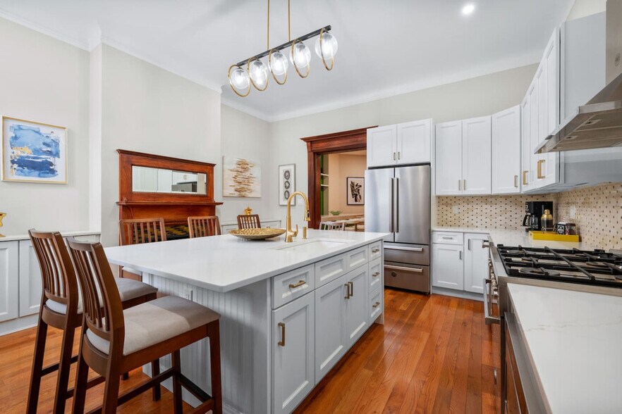 Building Photo - 215 W 138th St