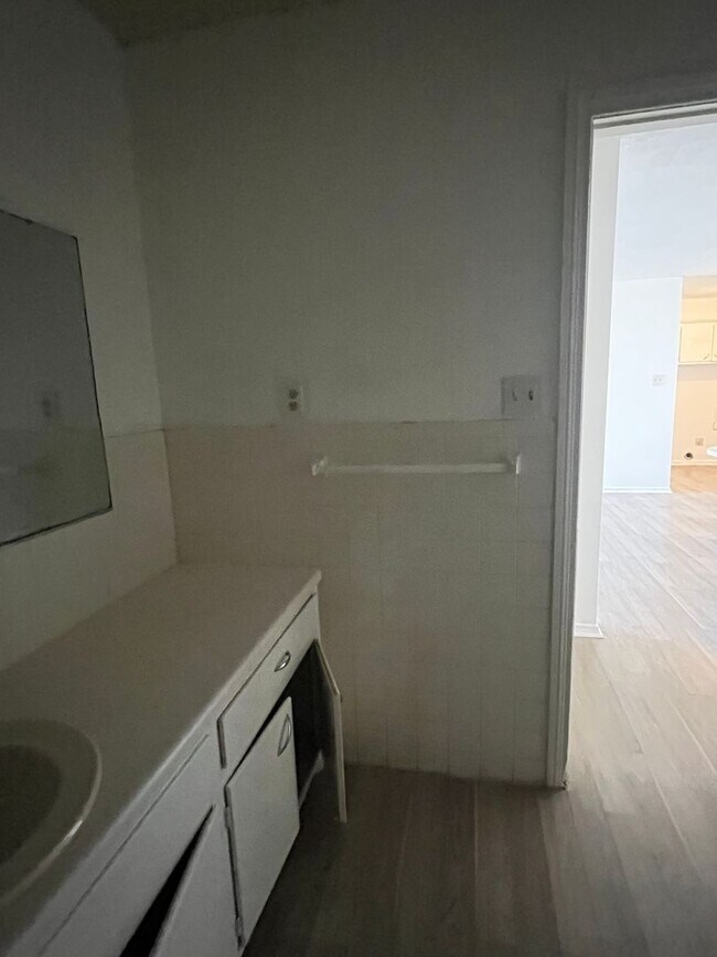 Building Photo - 1608 58th St