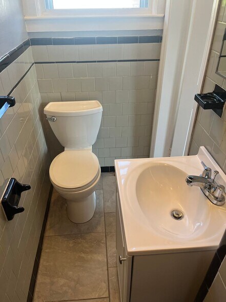 Building Photo - 170 Union St