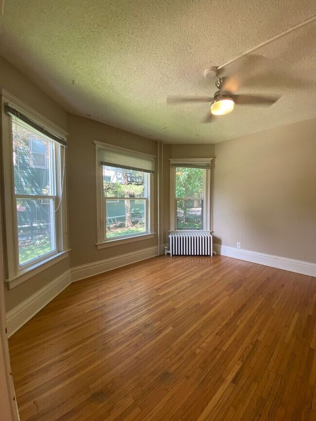 Building Photo - $2,250 | 3 Bedroom, 1.5 Bathroom House | NO PETS | Available for Immediate Move In!