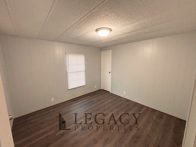 Building Photo - Renovated 3 Bed / 2 Bath Mobile Home – Easley, SC