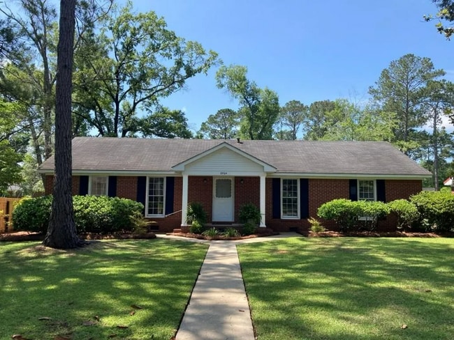 Building Photo - 2704 Whispering Pines Rd