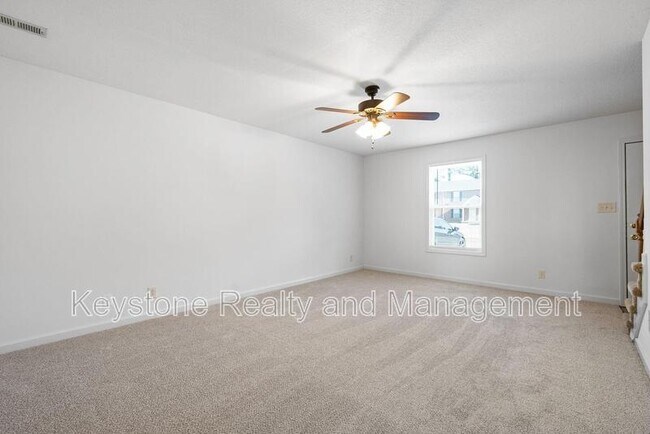 Building Photo - 512 Peachers Ridge Rd