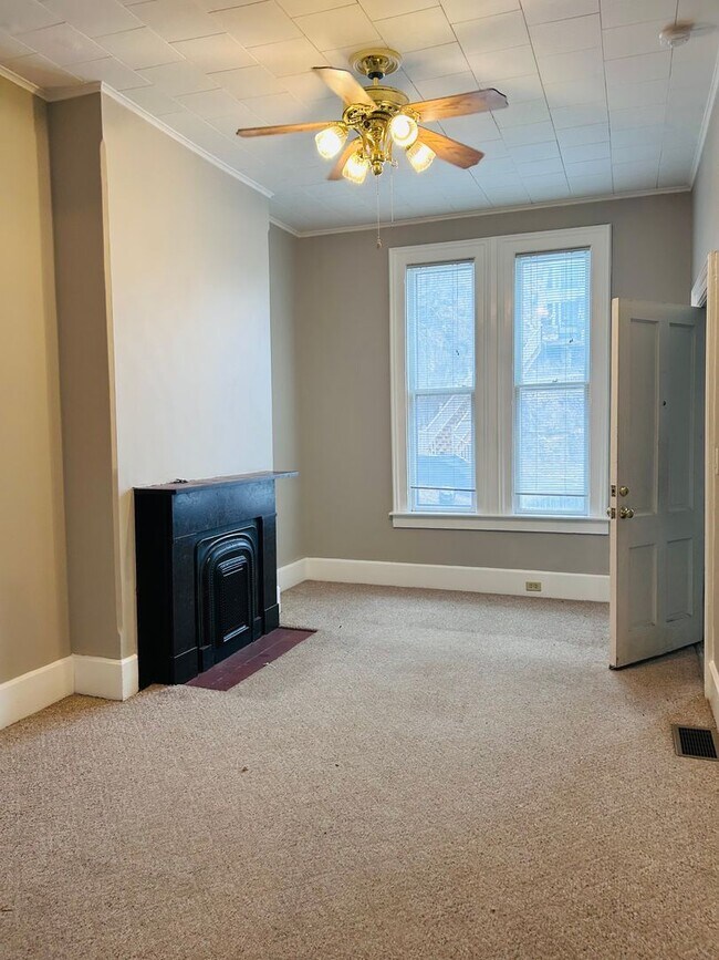 Building Photo - 1737 Madison St