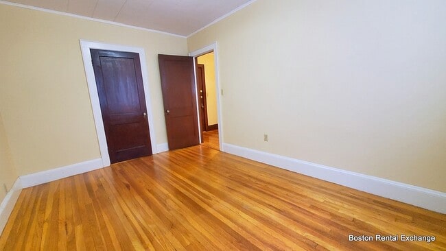 Building Photo - 18 Day St