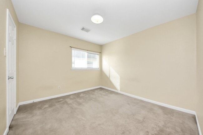 Building Photo - 15202 Lynford Crest Dr