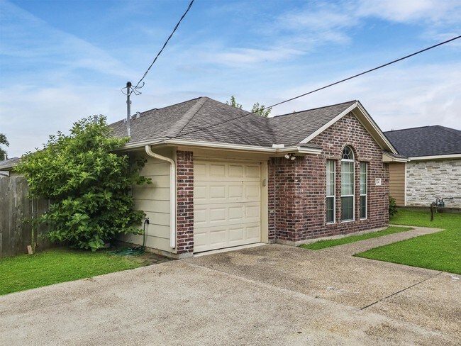 Building Photo - 1124 Carolina St