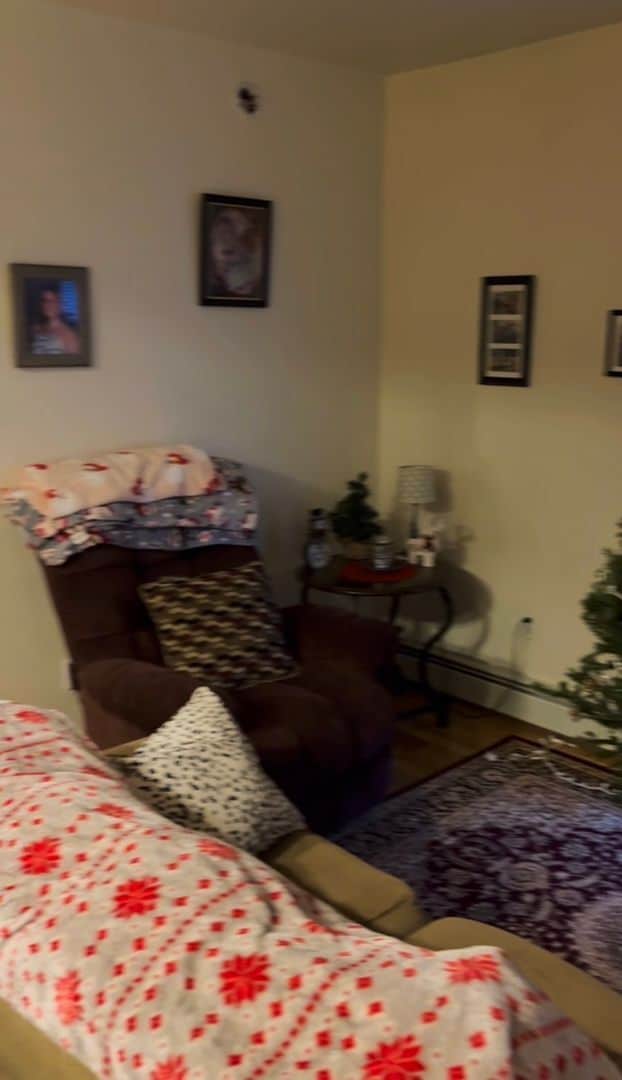 Building Photo - 231 Main St