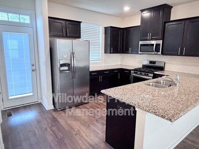 Building Photo - 416 Skymont Dr