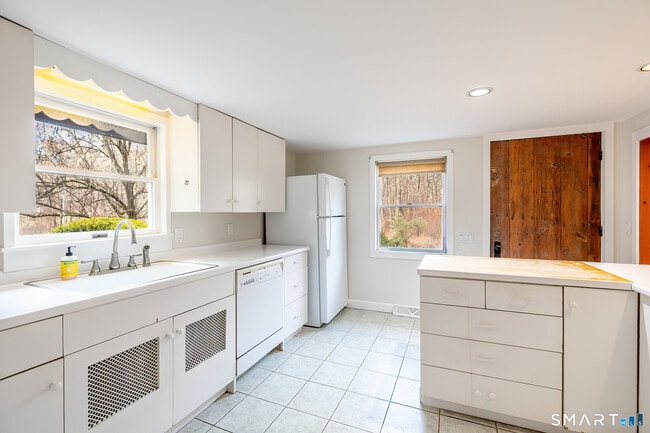 Building Photo - 1 Long Wall Rd