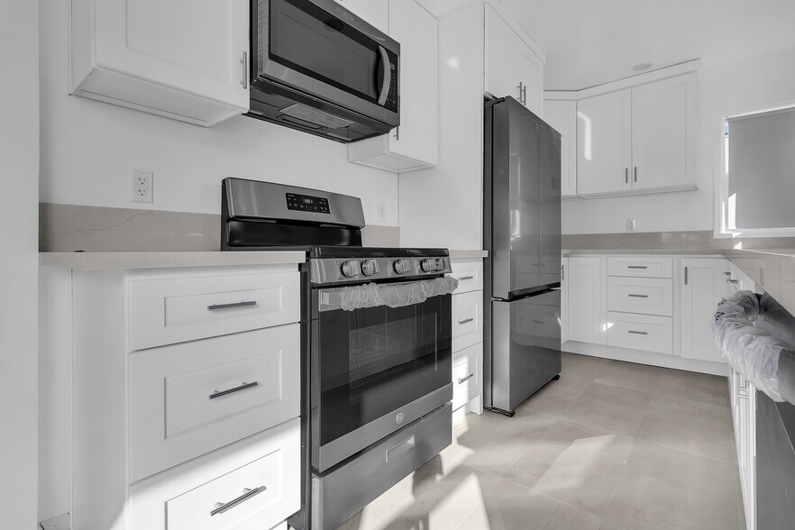 Building Photo - 1155 Exposition Blvd