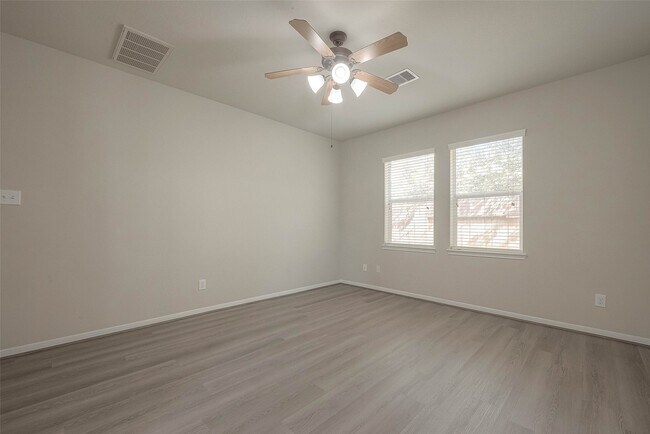 Building Photo - 3979 Mossy Spring Ln