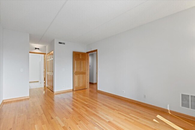 Building Photo - 2919 N Harlem Ave
